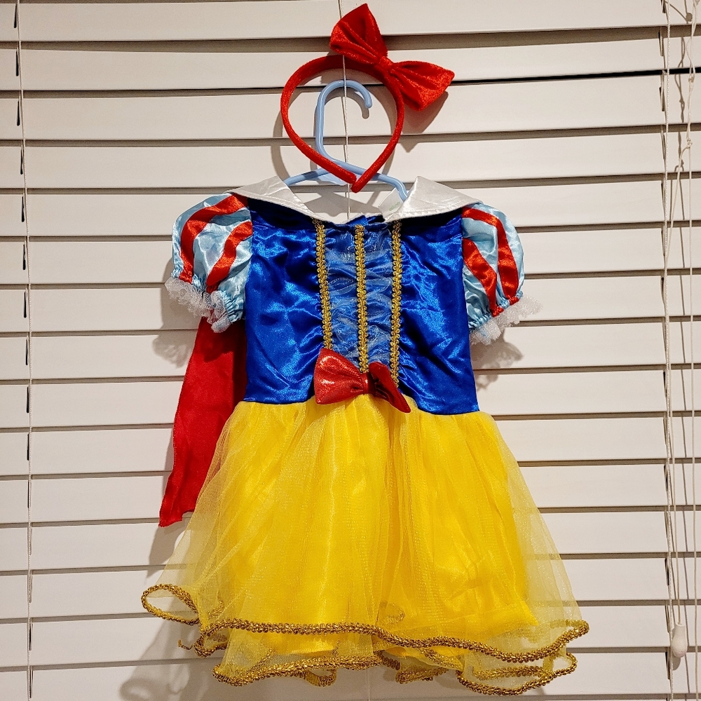 Snow White costume